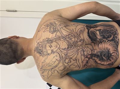 纹身师求职 有需要的老板请联系