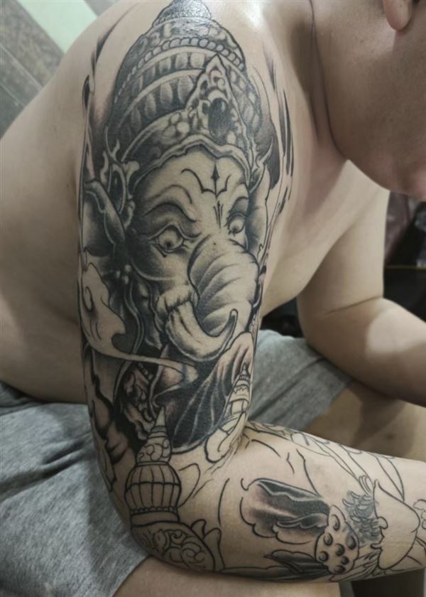 找有保底，能长期干的老店。