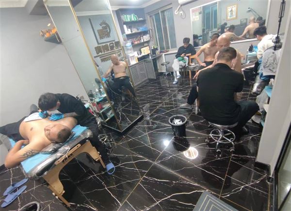 辽宁本溪招【店长】【新手师傅】【老手师傅】活多待遇好《免费住宿舍》