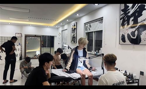 浙江宁波…急招…招聘纹身师…工作经验三年~五年左右的都可联系