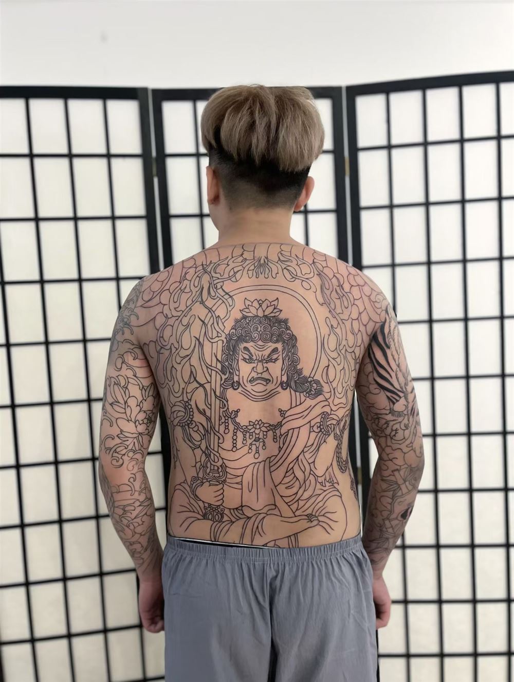 湖南郴州招聘纹身师一名