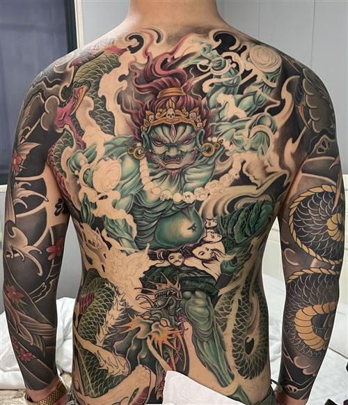 西安招聘纹身师 不做走量 有想法的可以来。